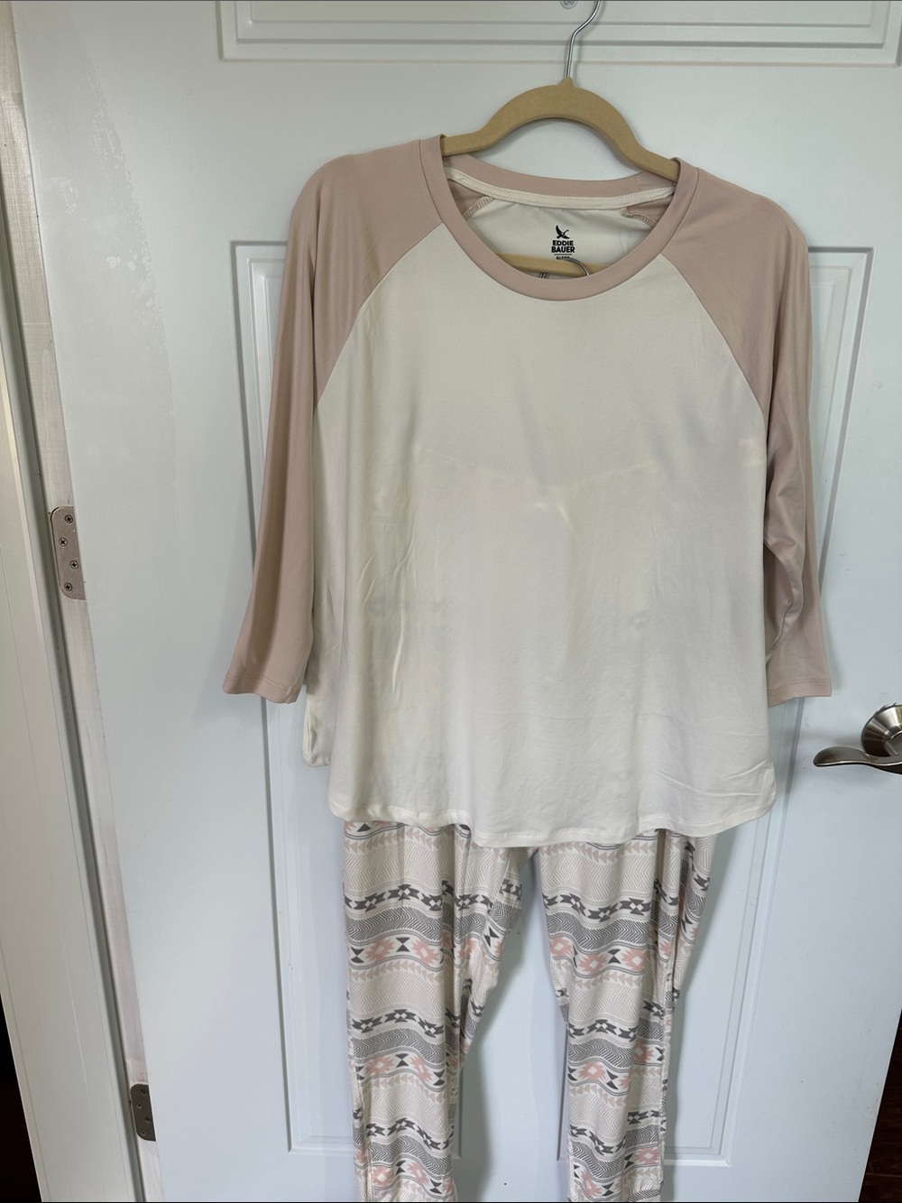 NWT Eddie Bauer Cream Aztec Print Pajama Lounge Set with Pink Gray 1845957 Large